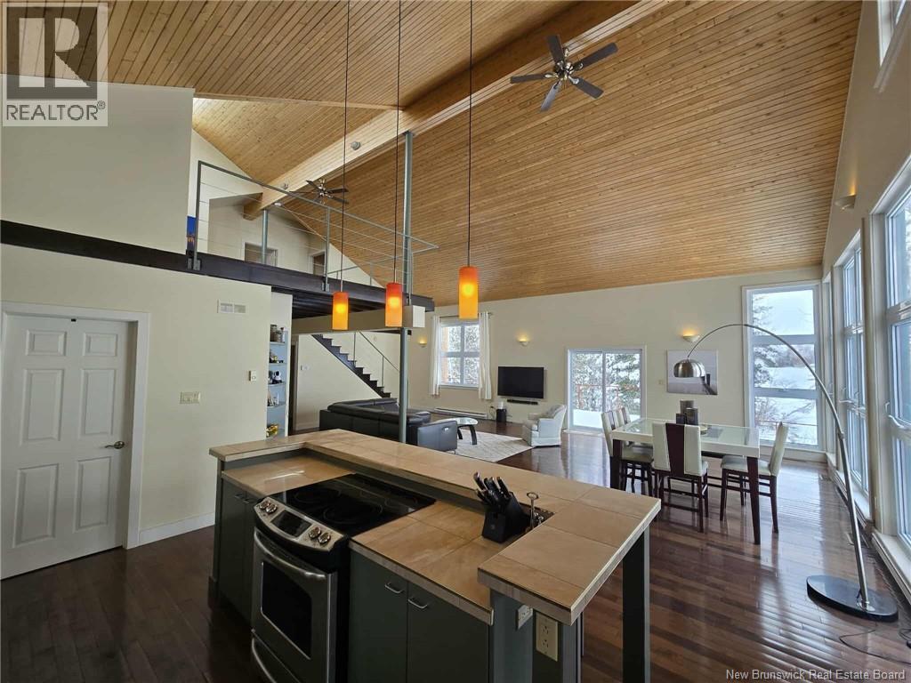 25 ISLAND VIEW - Image 21