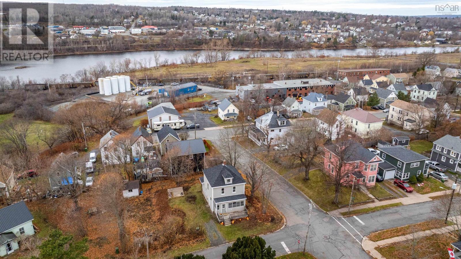 Property 2 of 37 of 515 Pleasant Street