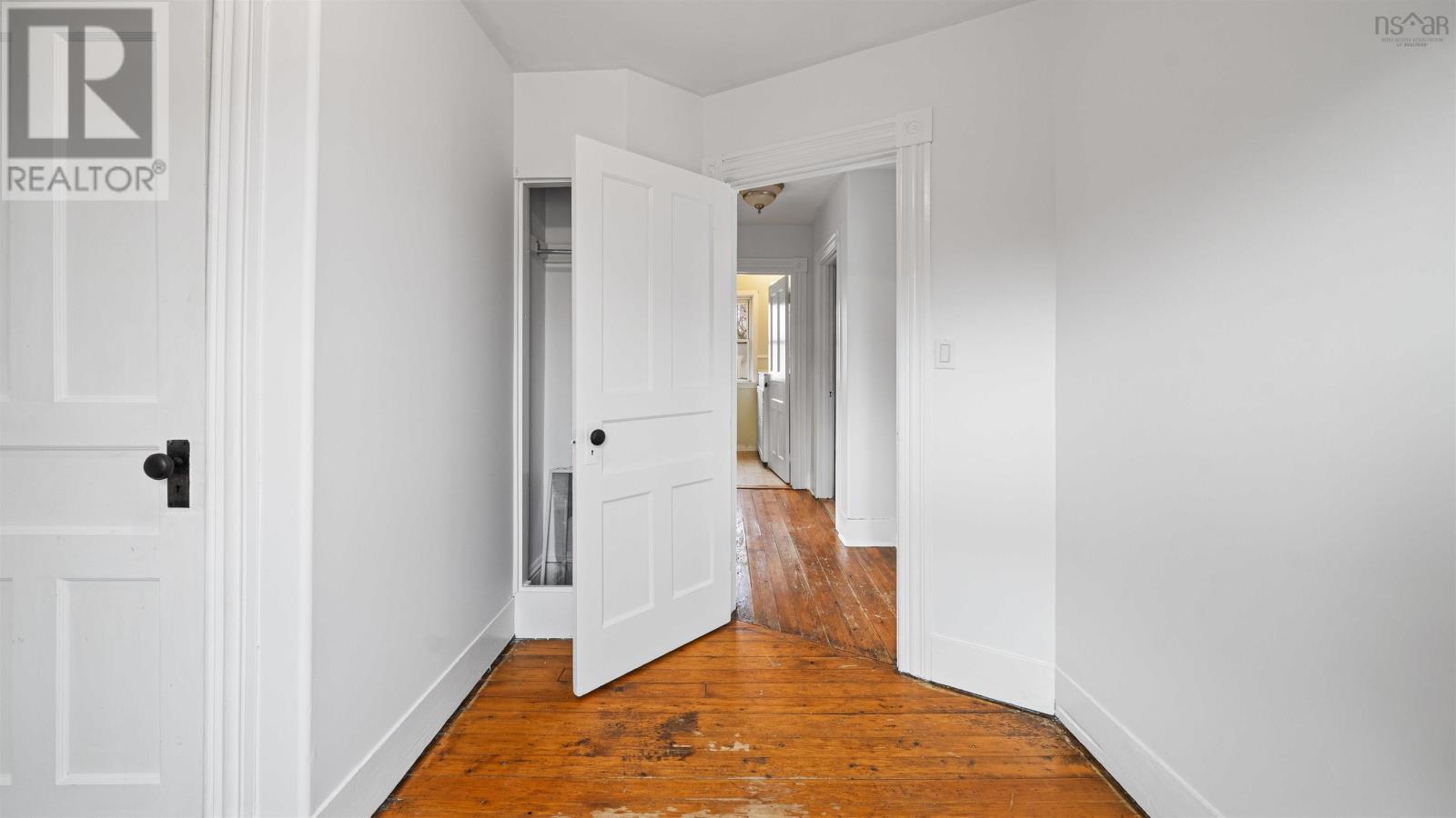 Property 23 of 37 of 515 Pleasant Street