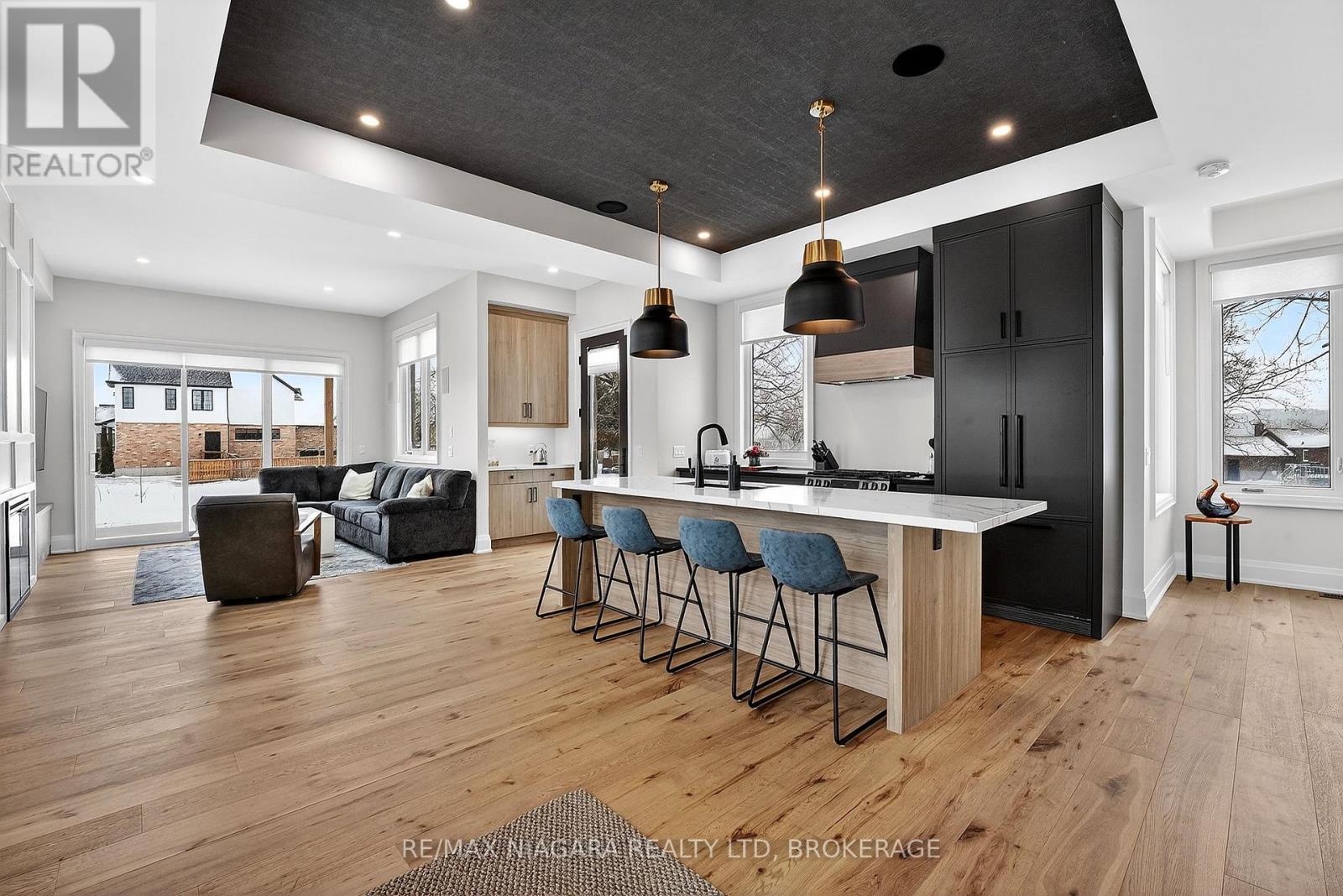 39 IVY CRESCENT - Photo 4 of 48, Thorold (Confederation Heights), Ontario