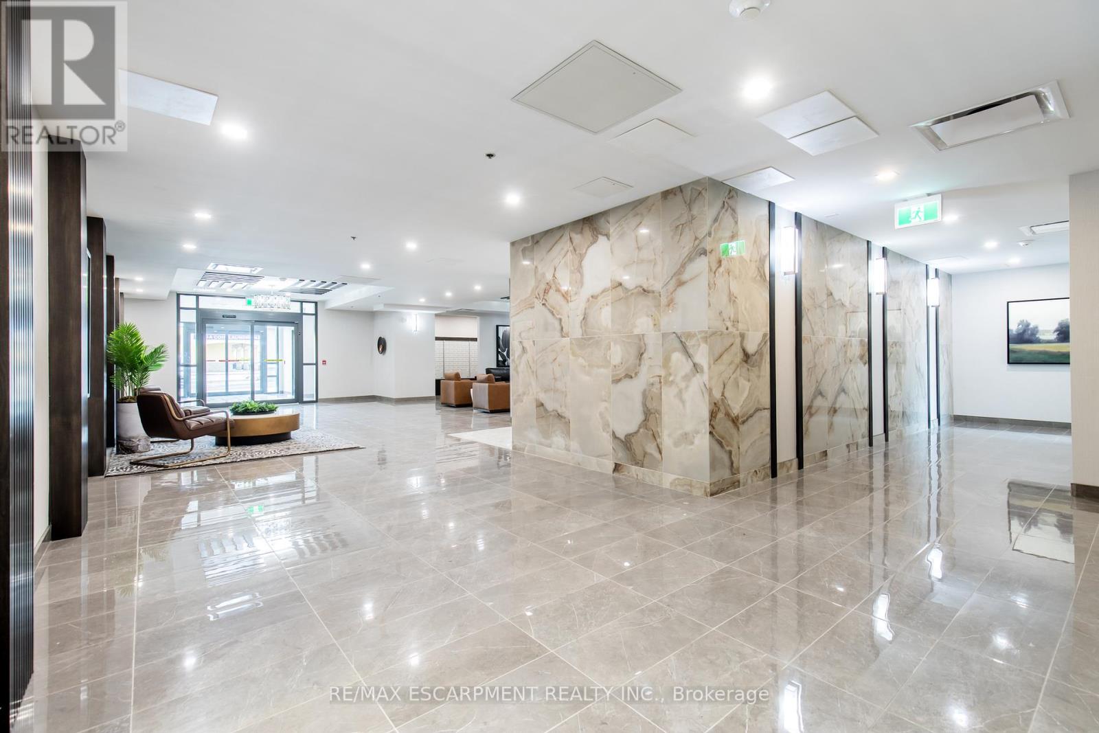 870 Queenston Unit 505 photo 3