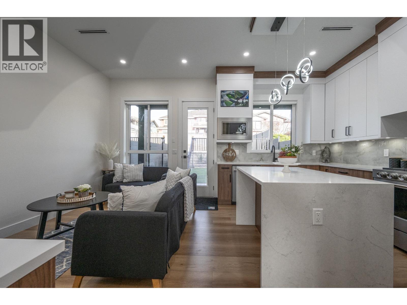 103 1149 DANSEY AVENUE, Coquitlam