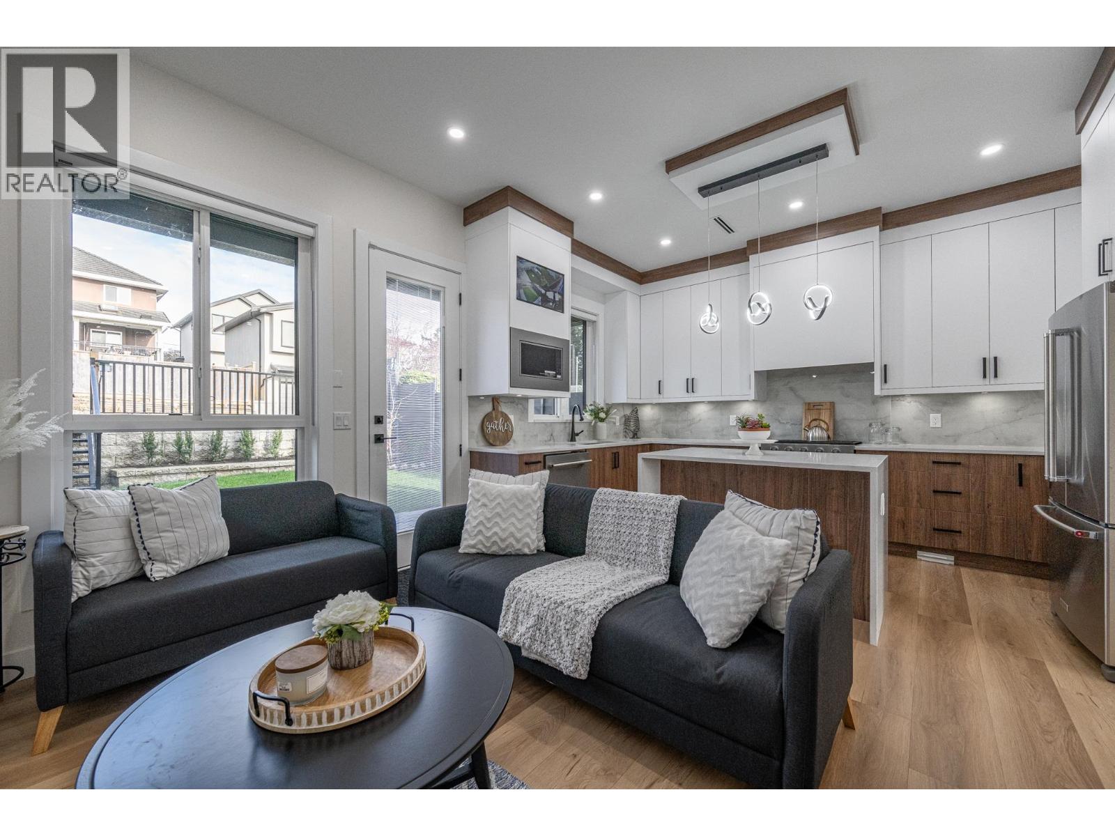 103 1149 DANSEY AVENUE, Coquitlam