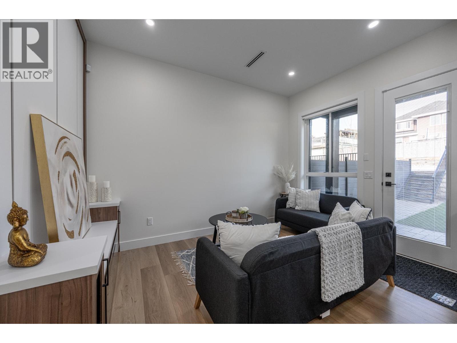 103 1149 DANSEY AVENUE, Coquitlam