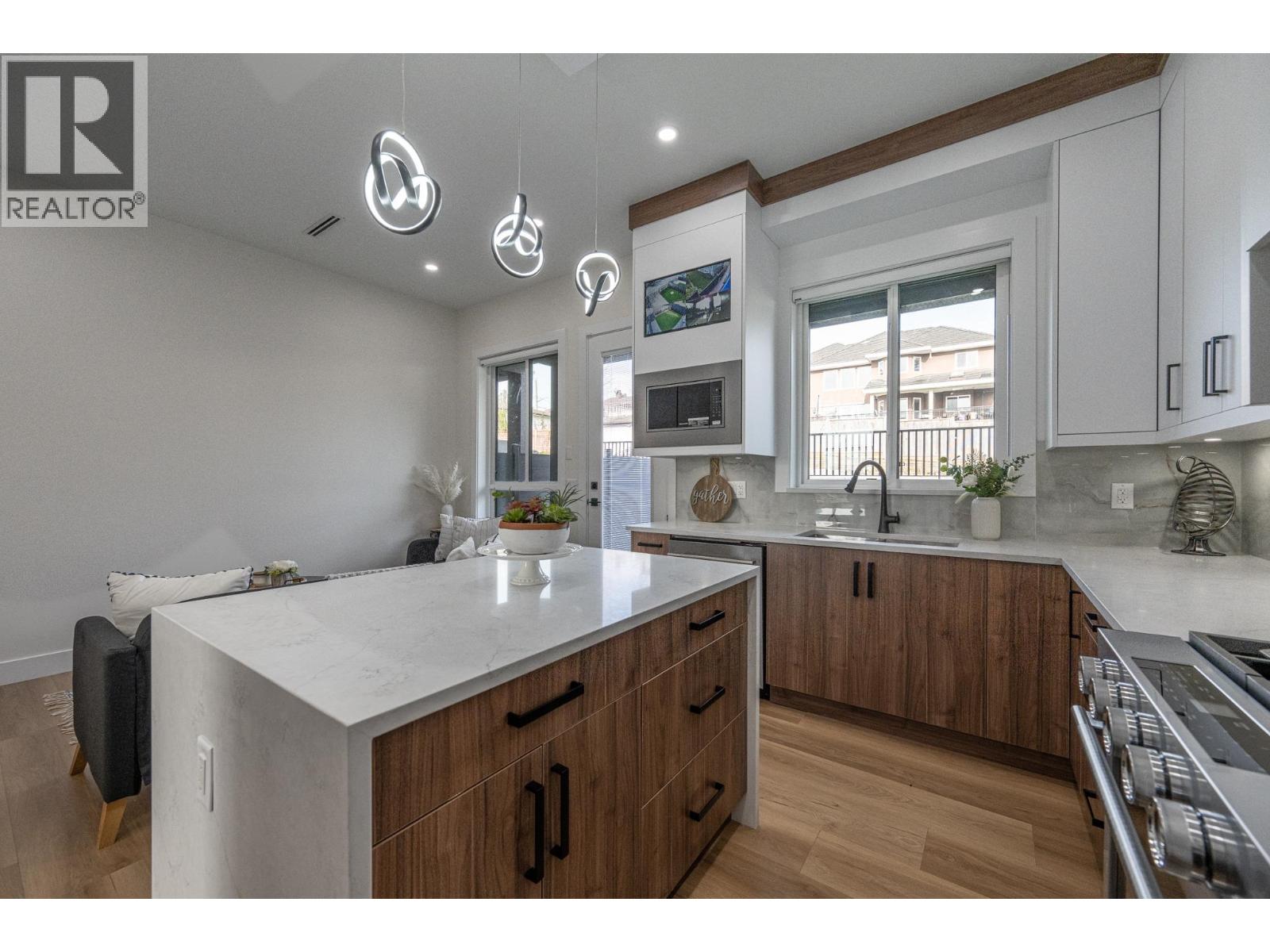 103 1149 DANSEY AVENUE, Coquitlam