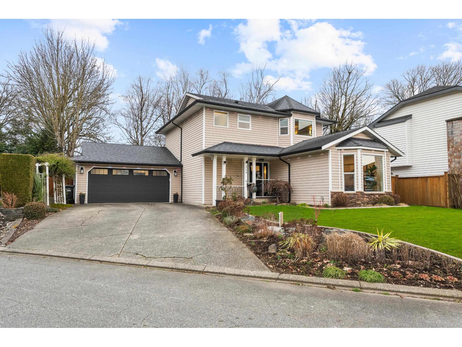 3774 QUALICUM CLOSE - Photo 2 of 40, Abbotsford, British Columbia