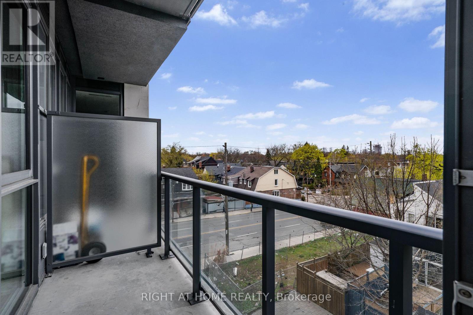 #306 500 DUPONT STREET - 25