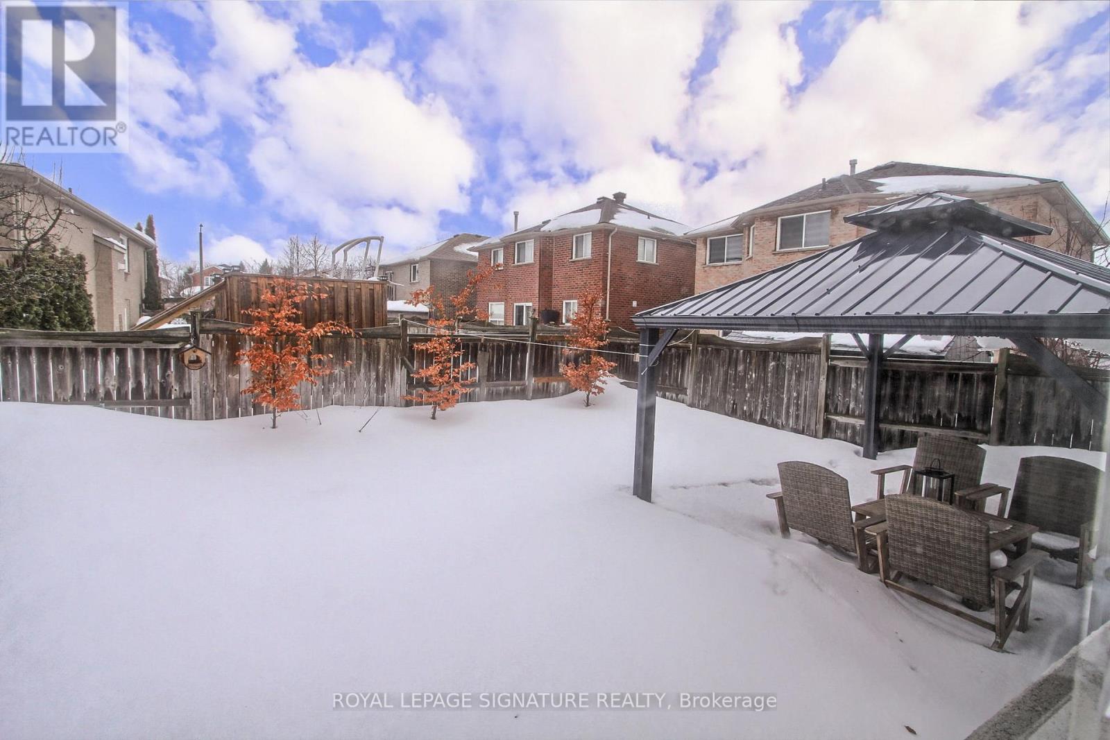 62 CLOUGHLEY DRIVE, Barrie (0 West), Ontario
