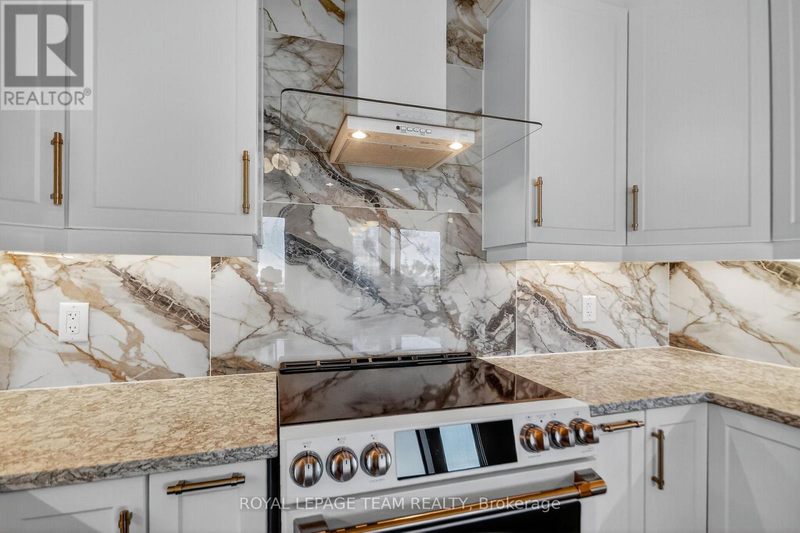 Stunning backsplash