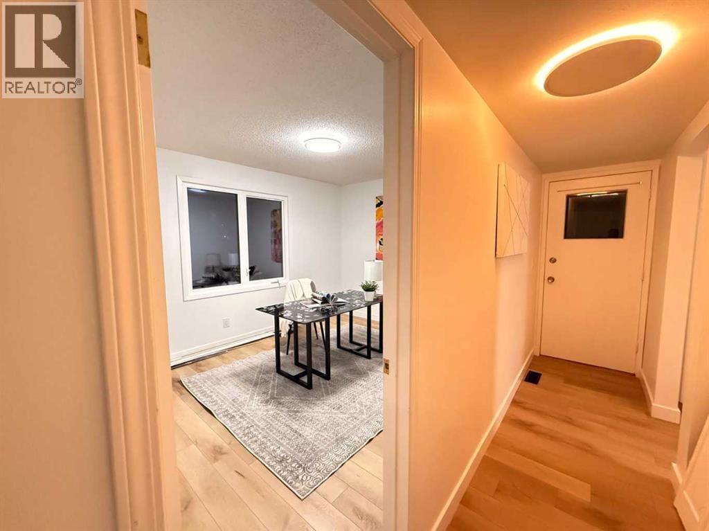 Single Family House for Sale in  dalhousie Drive NW Dalhousie Calgary 