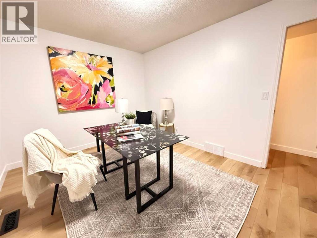 Single Family House for Sale in  dalhousie Drive NW Dalhousie Calgary 