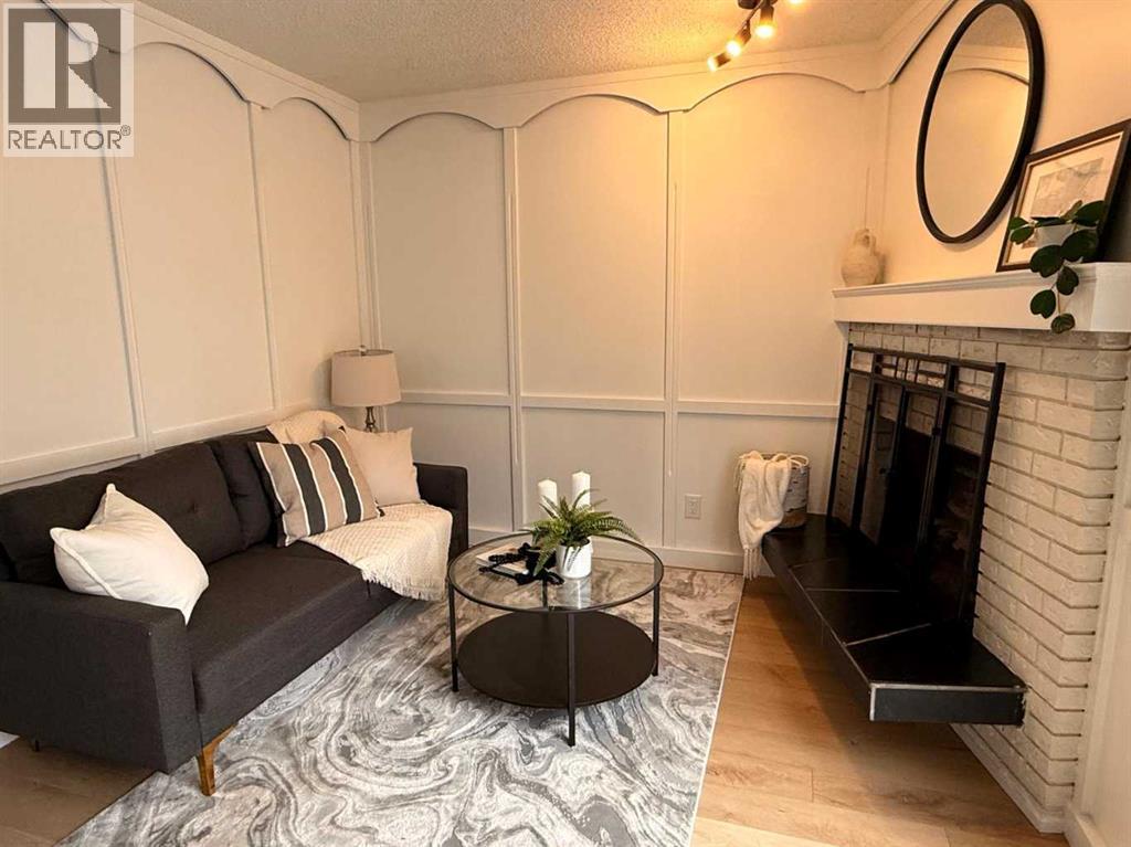 Single Family House for Sale in  dalhousie Drive NW Dalhousie Calgary 