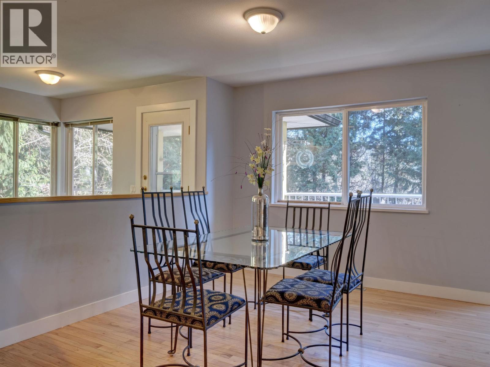 7629 REDROOFFS ROAD, Halfmoon Bay