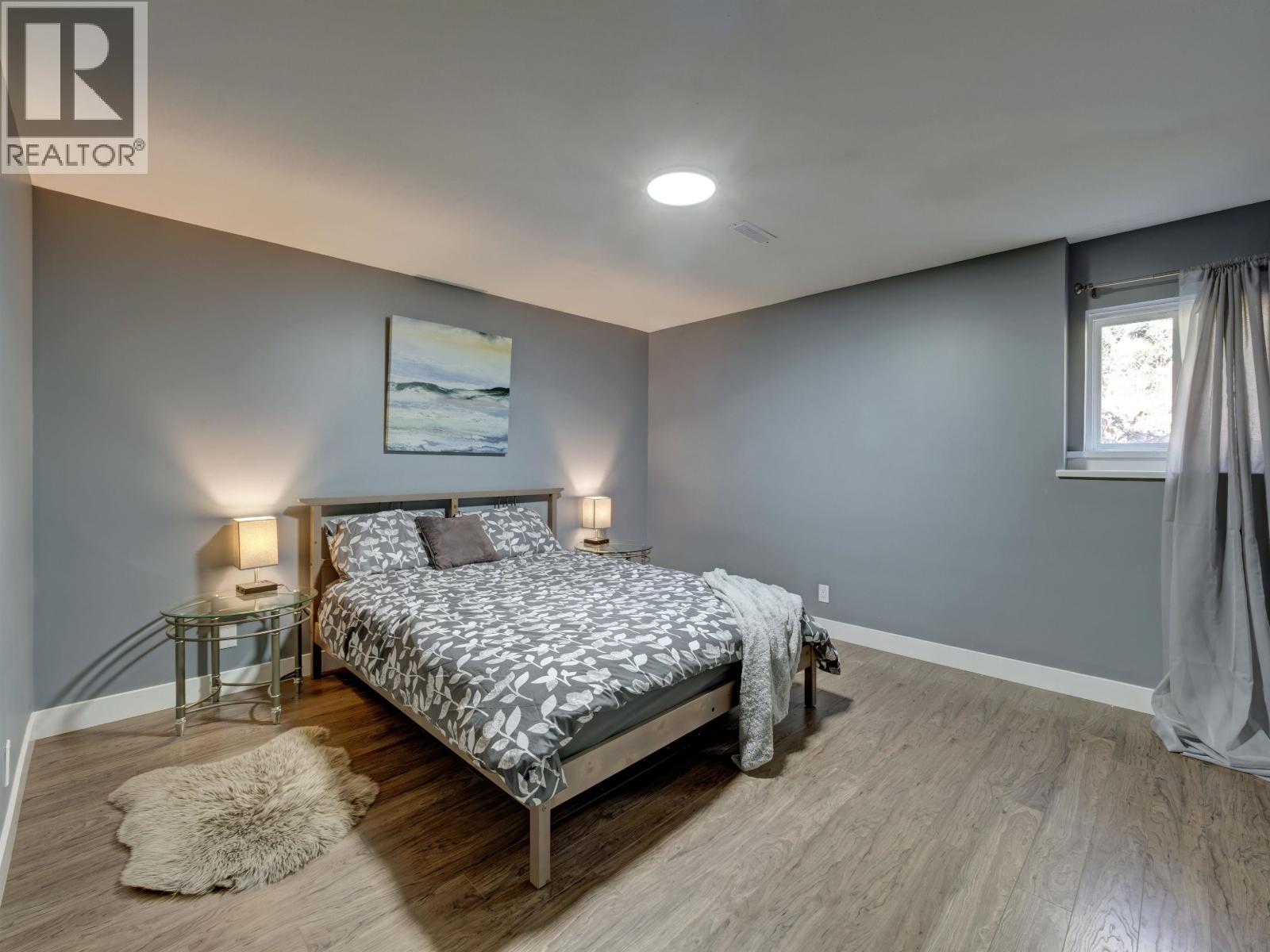 7629 REDROOFFS ROAD, Halfmoon Bay