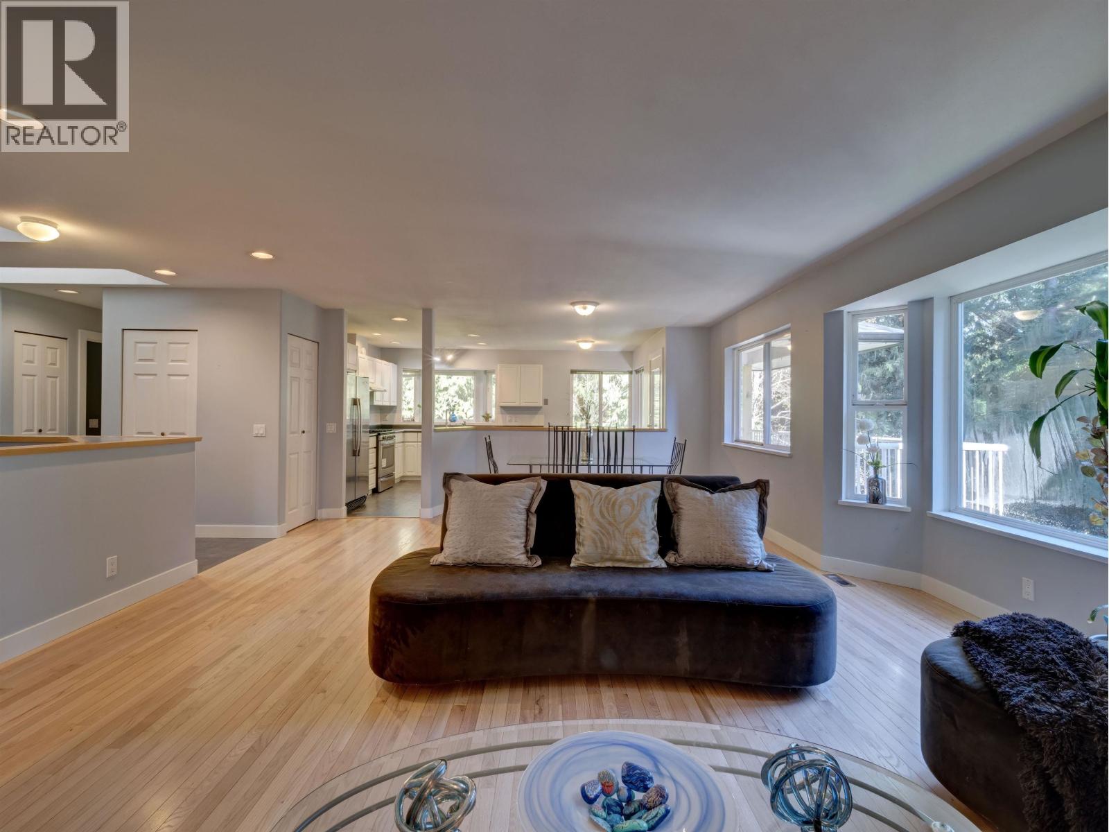 7629 REDROOFFS ROAD, Halfmoon Bay