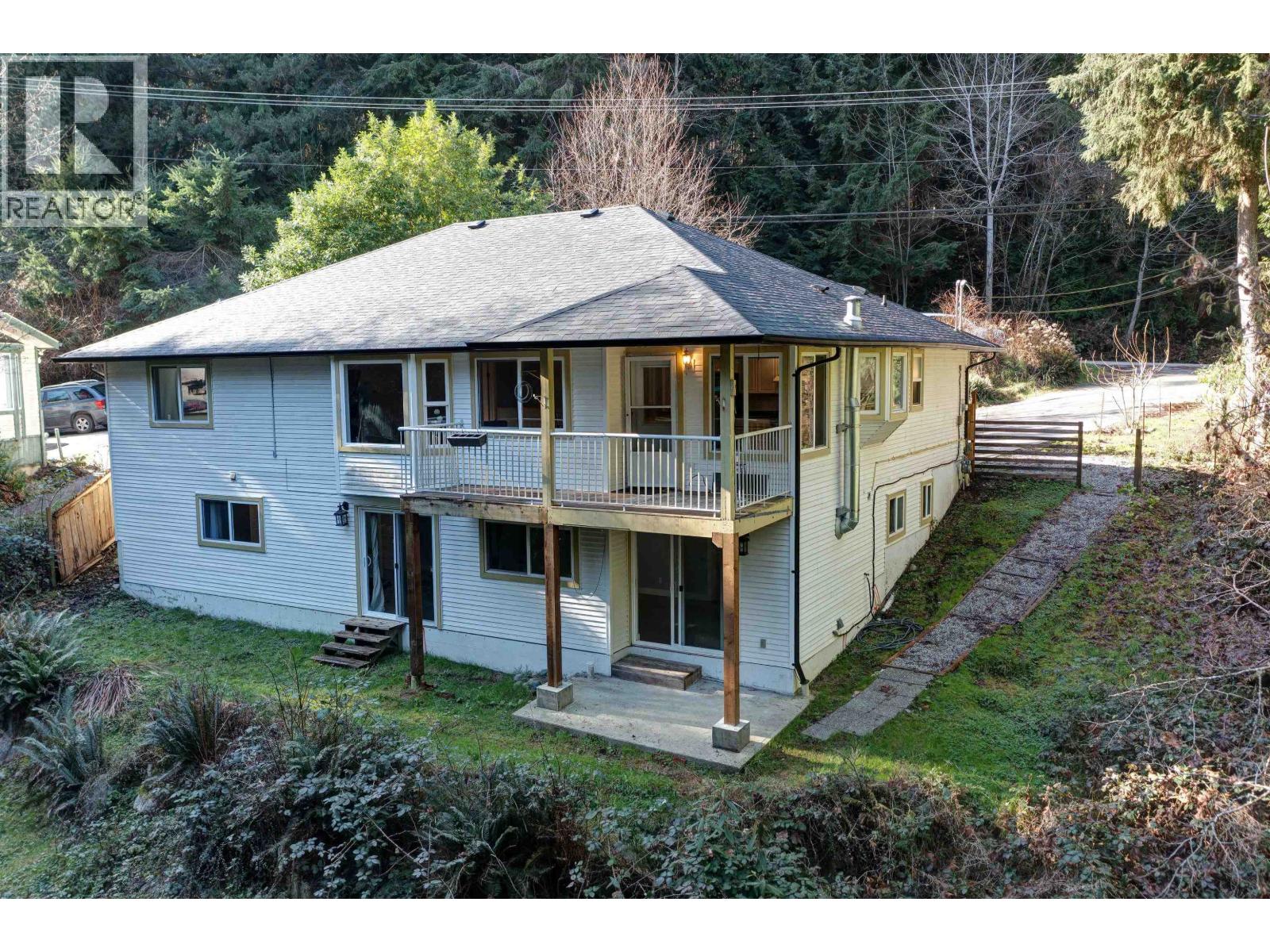 7629 REDROOFFS ROAD, Halfmoon Bay