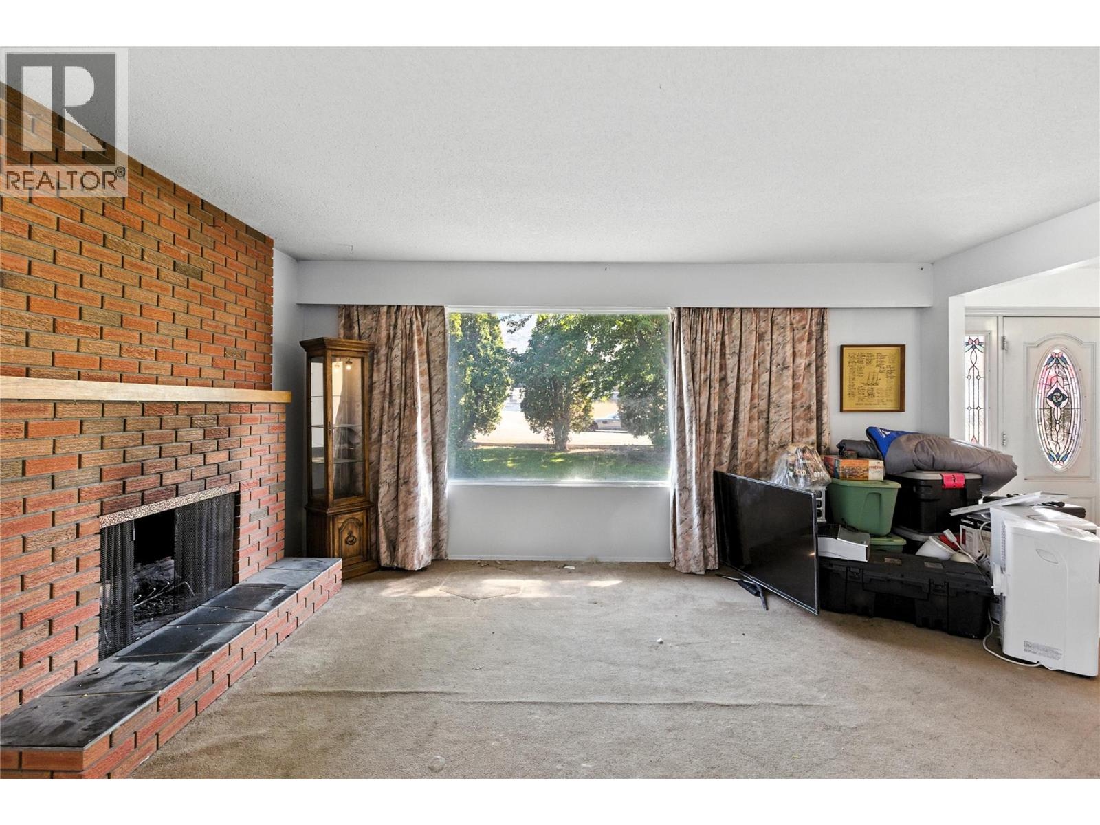 242 Cliff Crescent, Ashcroft