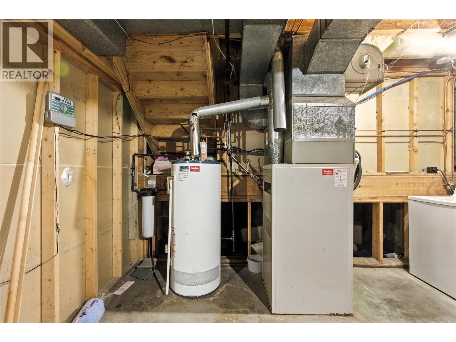 242 Cliff Crescent, Ashcroft