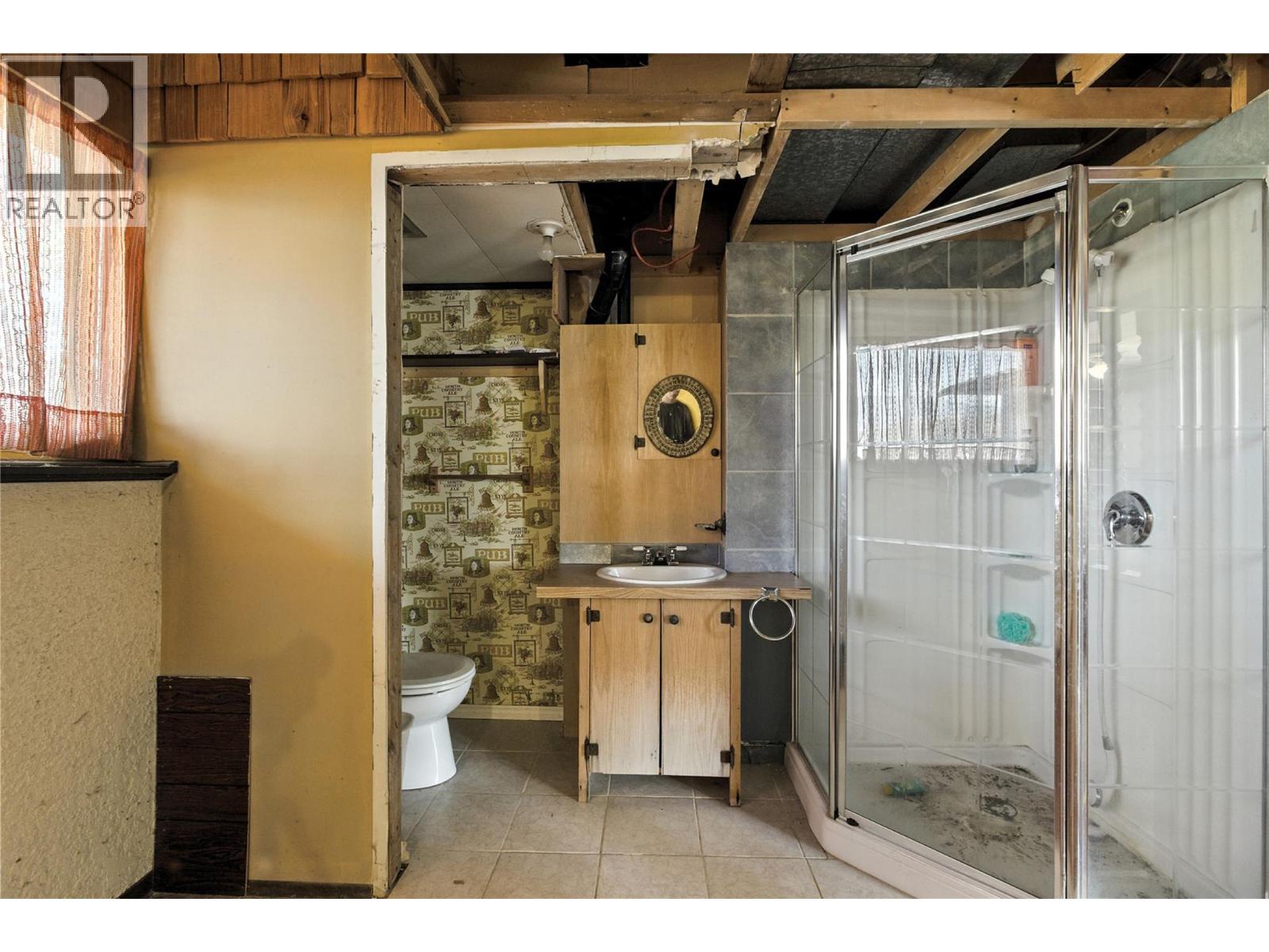 242 Cliff Crescent, Ashcroft