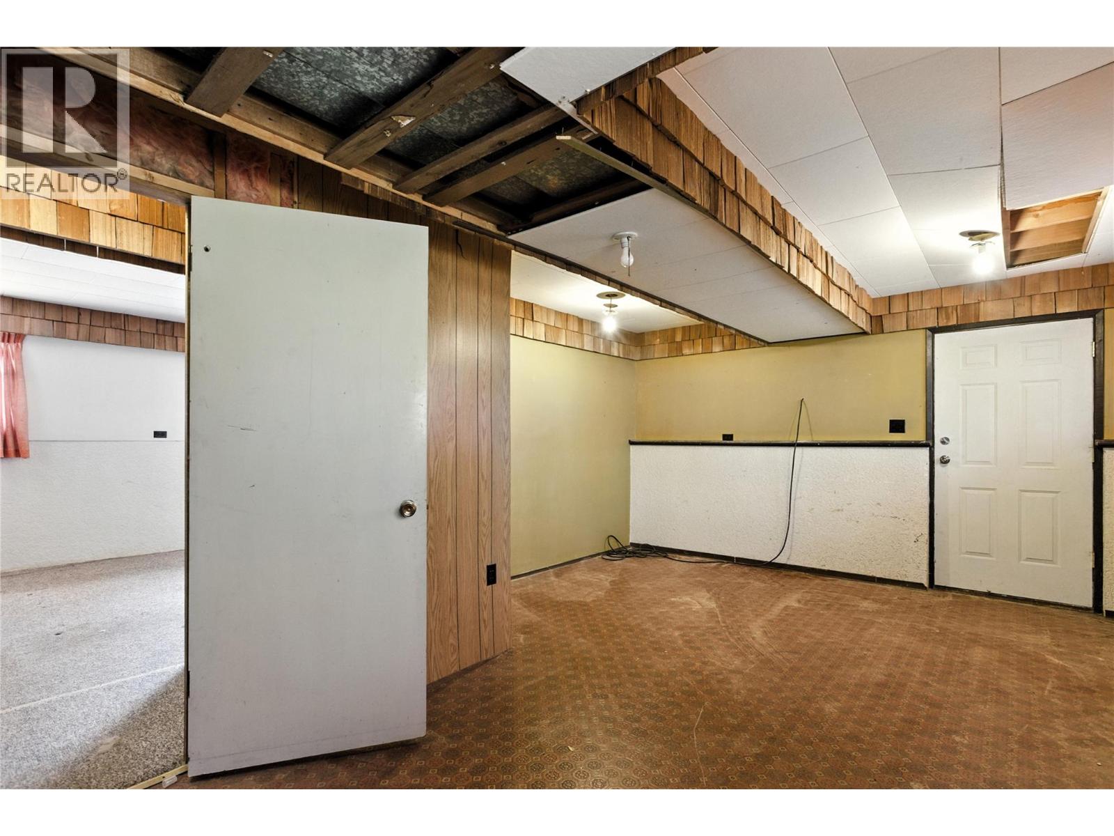 242 Cliff Crescent, Ashcroft