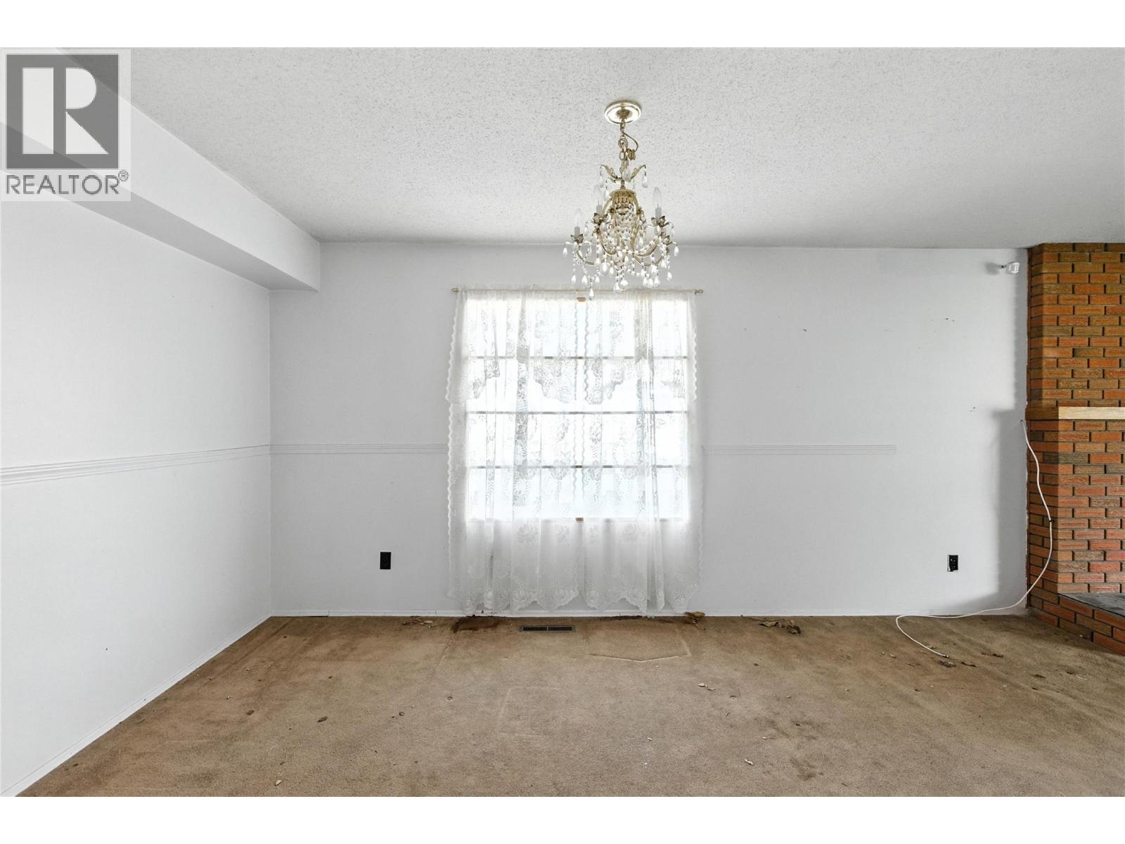 242 Cliff Crescent, Ashcroft