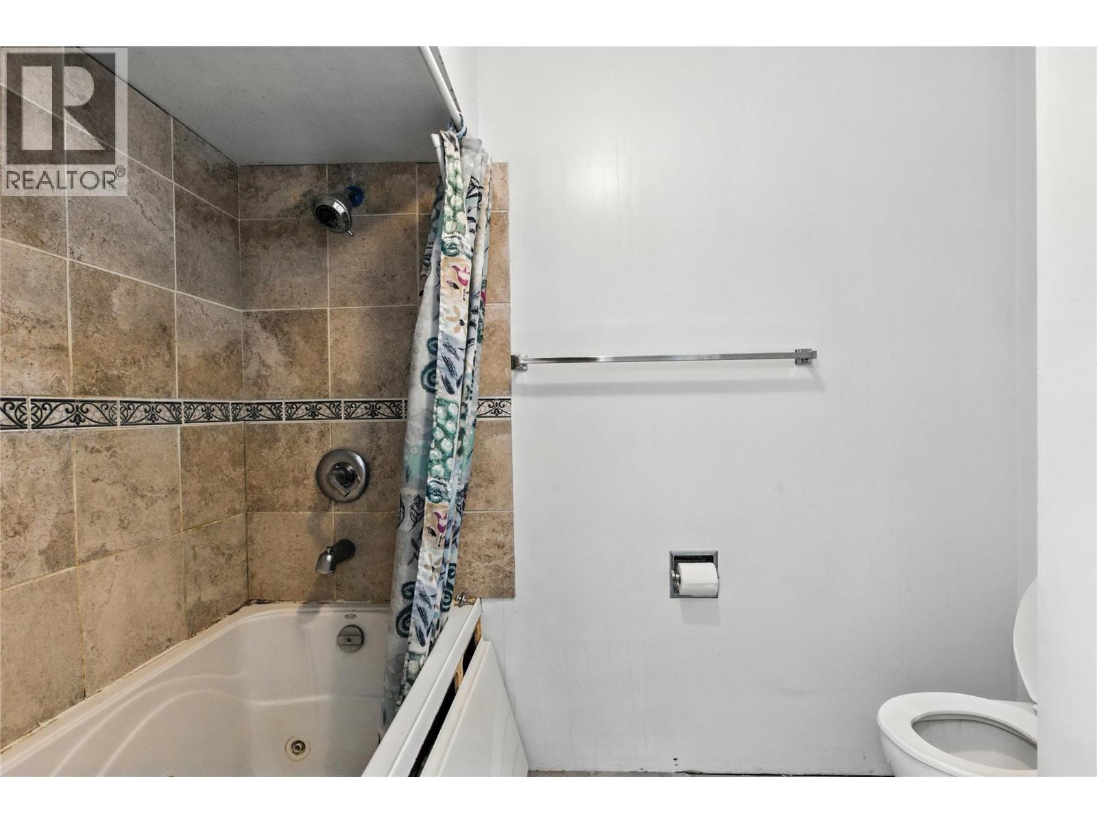 242 Cliff Crescent, Ashcroft