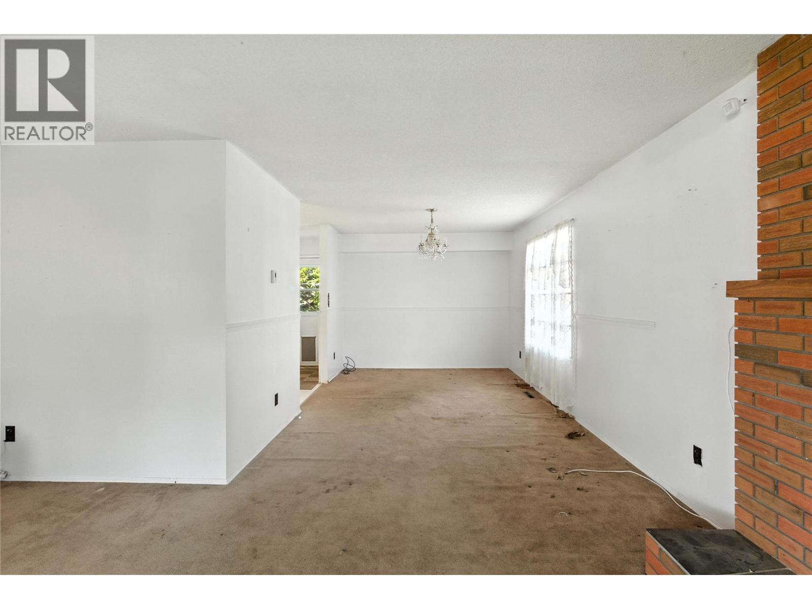 242 Cliff Crescent, Ashcroft