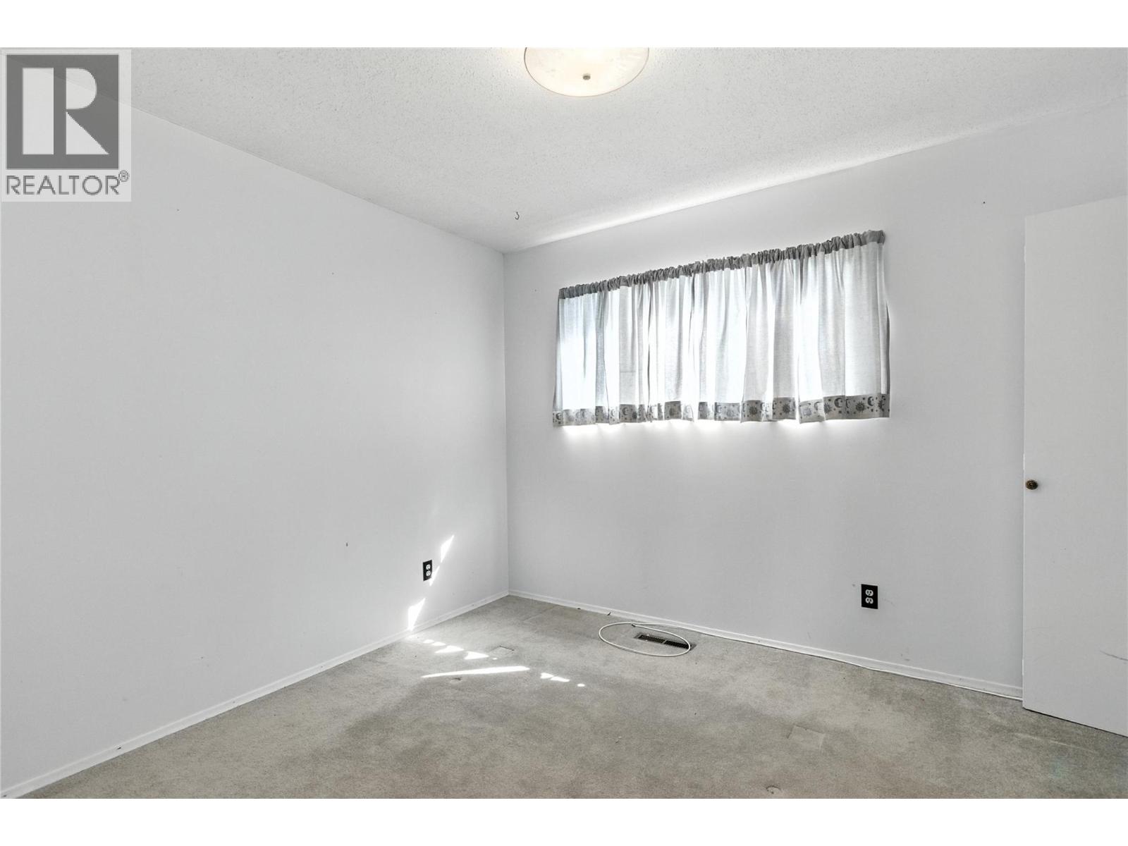 242 Cliff Crescent, Ashcroft