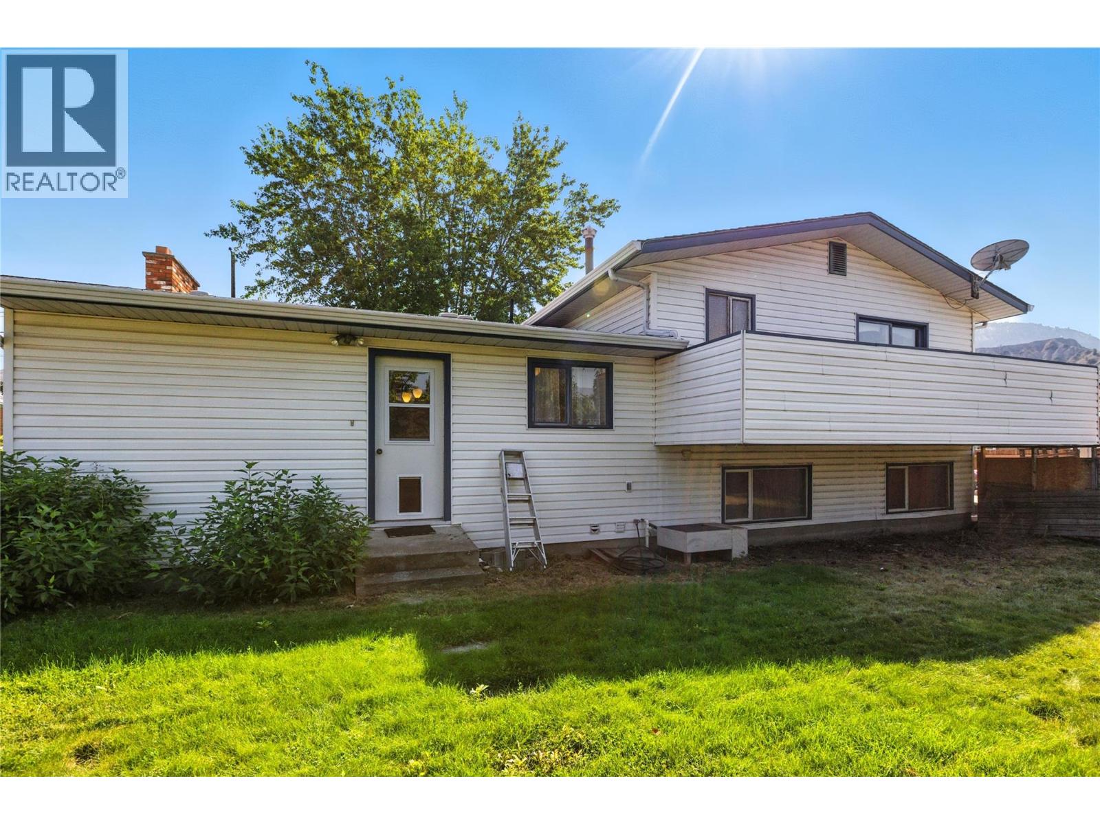 242 Cliff Crescent, Ashcroft