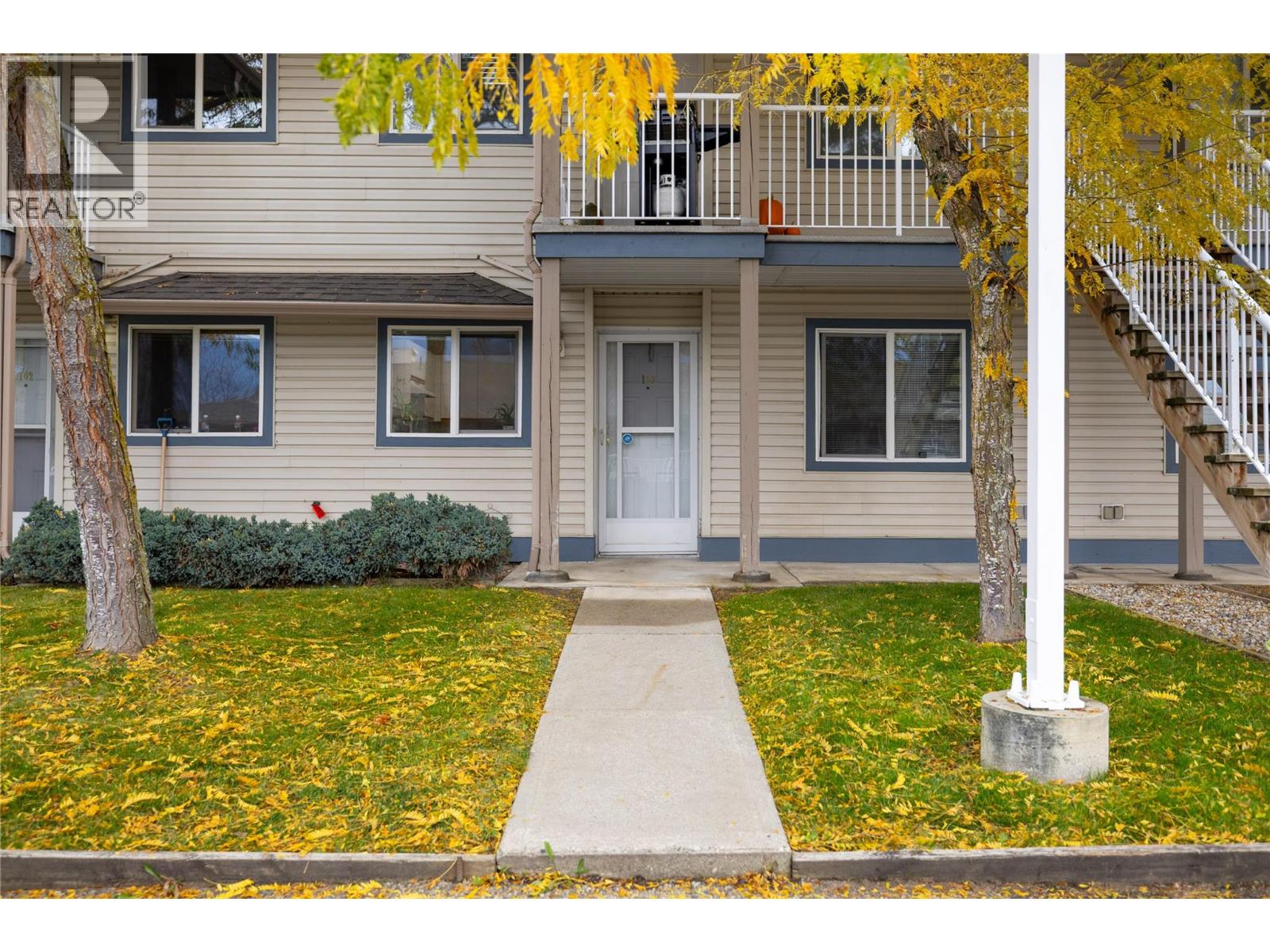 #103 831 2ND Street SE - 2