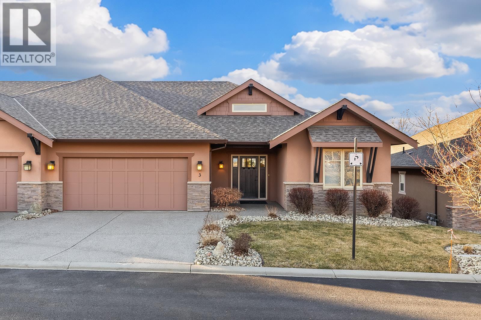 3 2450 Selkirk Drive, Kelowna