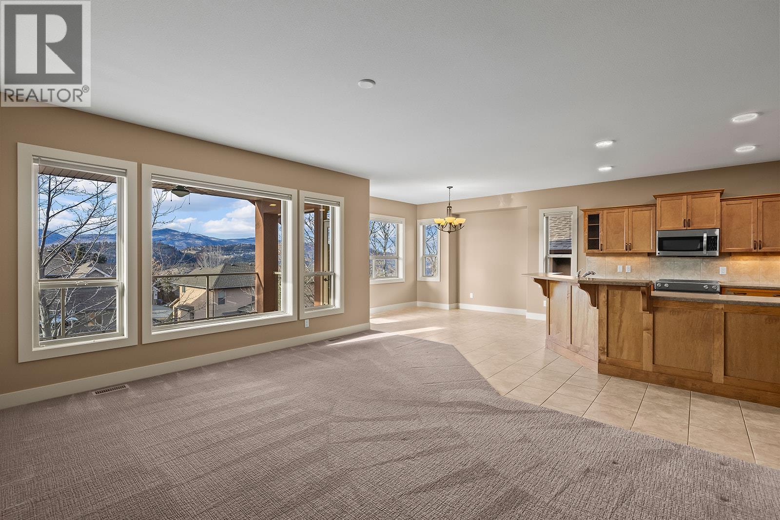 3 2450 Selkirk Drive, Kelowna