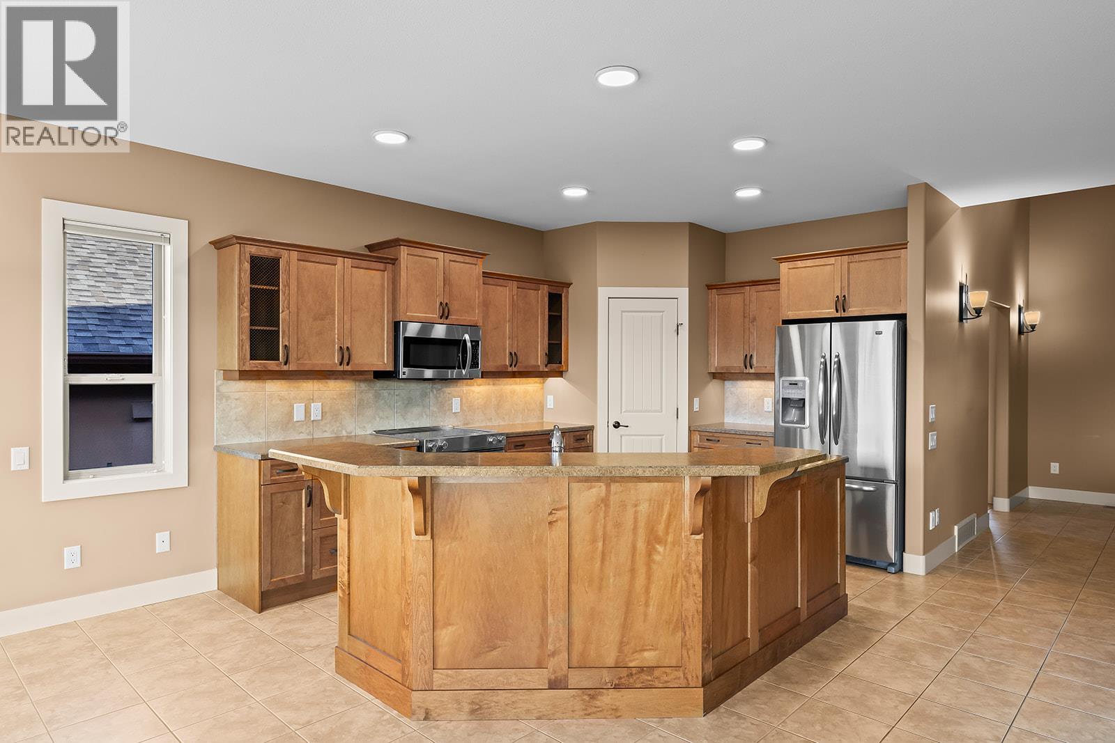 3 2450 Selkirk Drive, Kelowna