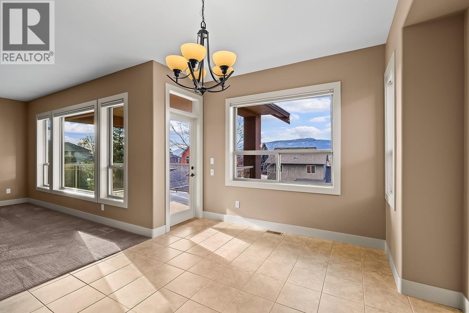 3 2450 Selkirk Drive, Kelowna