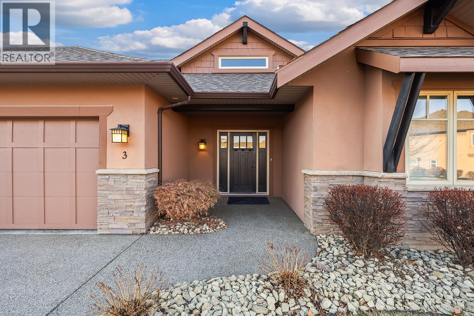 3 2450 Selkirk Drive, Kelowna