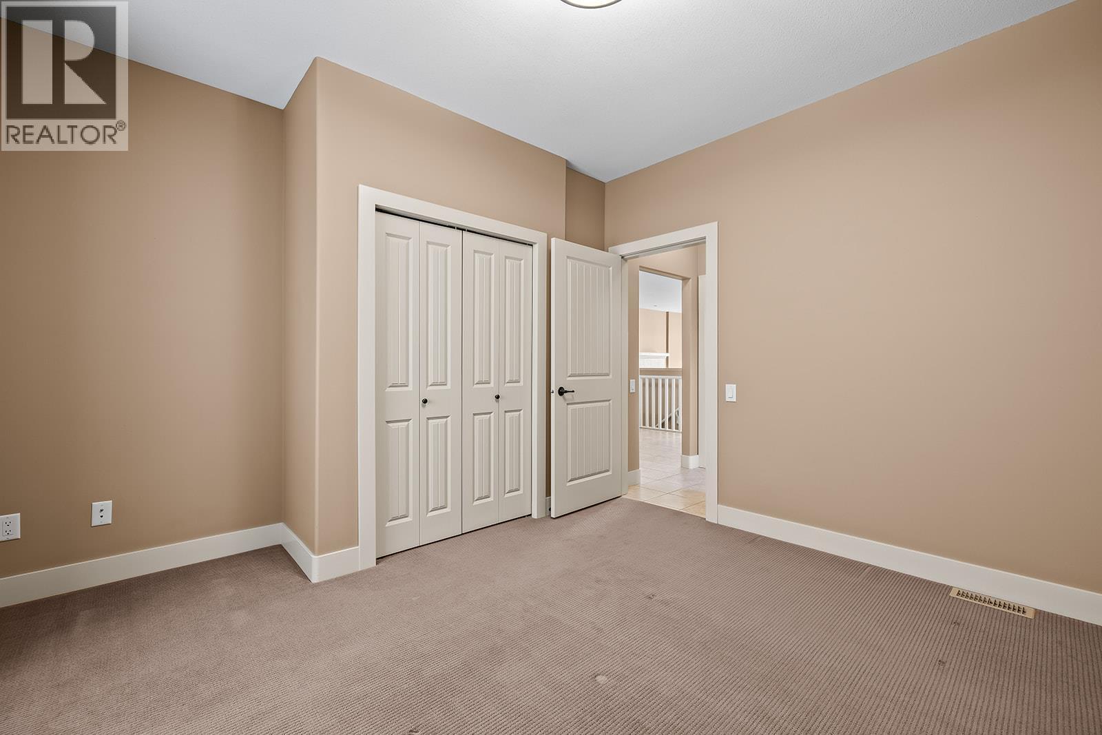 3 2450 Selkirk Drive, Kelowna