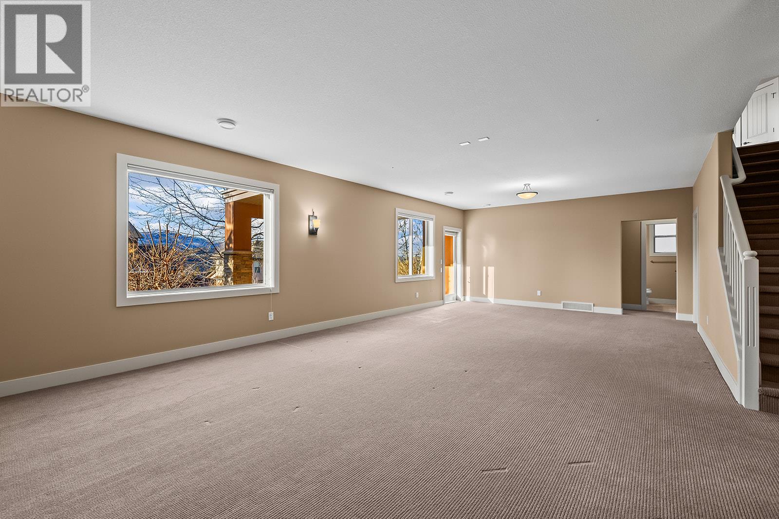 3 2450 Selkirk Drive, Kelowna