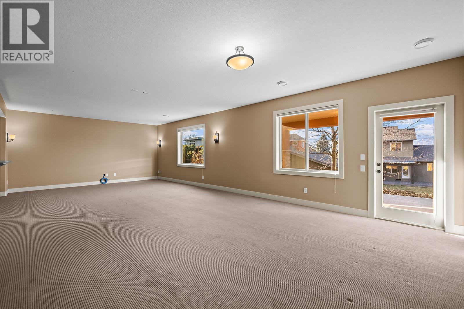 3 2450 Selkirk Drive, Kelowna