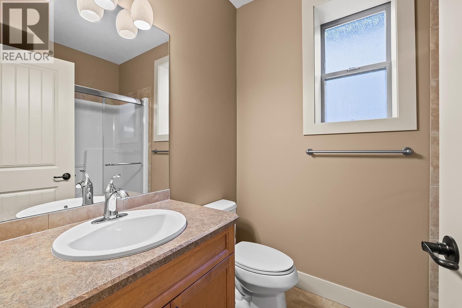 3 2450 Selkirk Drive, Kelowna