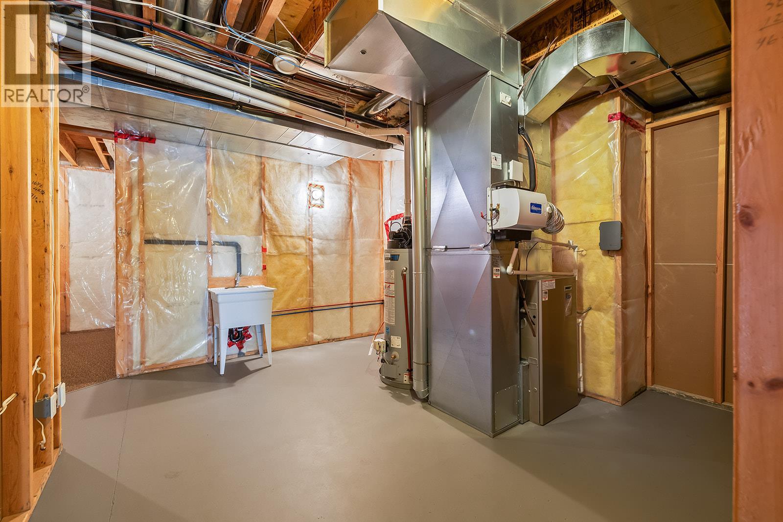 3 2450 Selkirk Drive, Kelowna