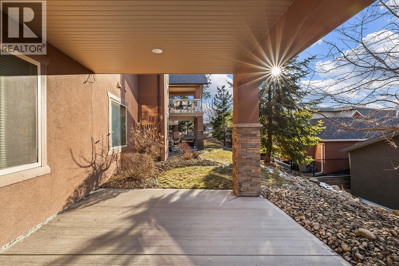 3 2450 Selkirk Drive, Kelowna
