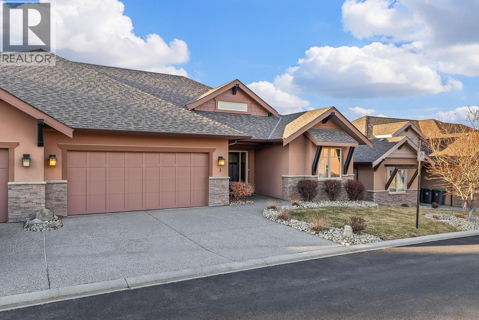 3 2450 Selkirk Drive, Kelowna