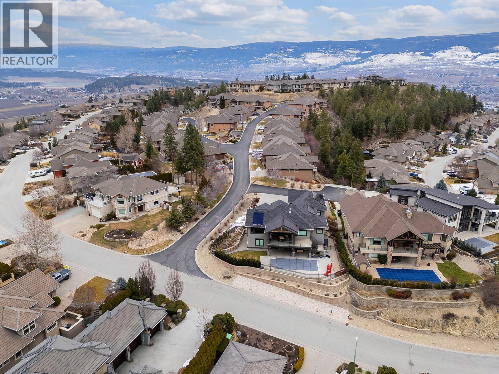 3 2450 Selkirk Drive, Kelowna