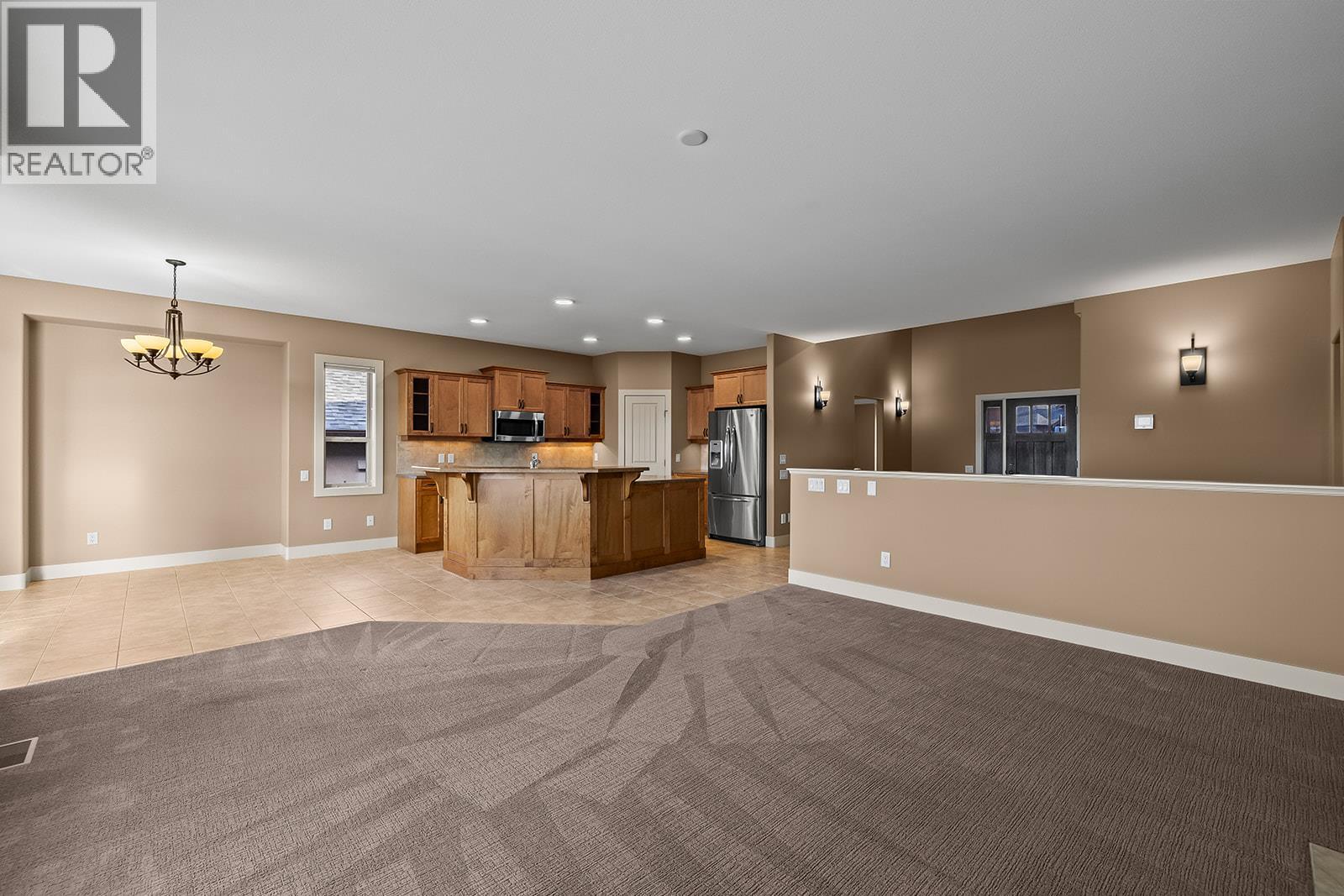 3 2450 Selkirk Drive, Kelowna