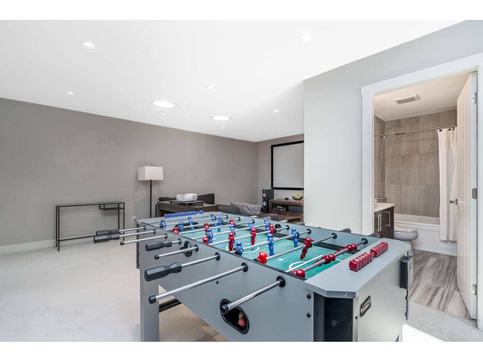 145 2853 HELC PLACE, Surrey