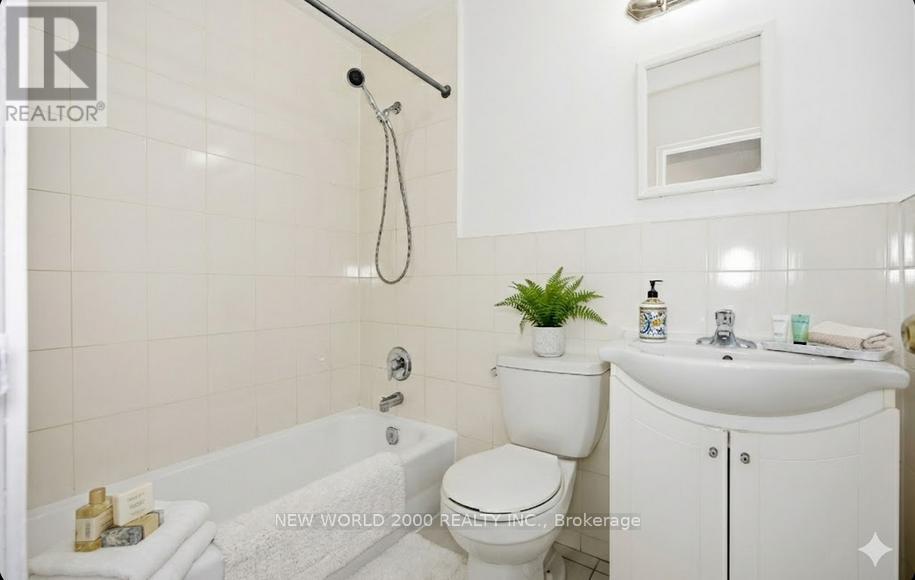 114 - 49 GLEN ELM AVENUE - Photo 4 of 5, Toronto (Rosedale-Moore Park), Ontario