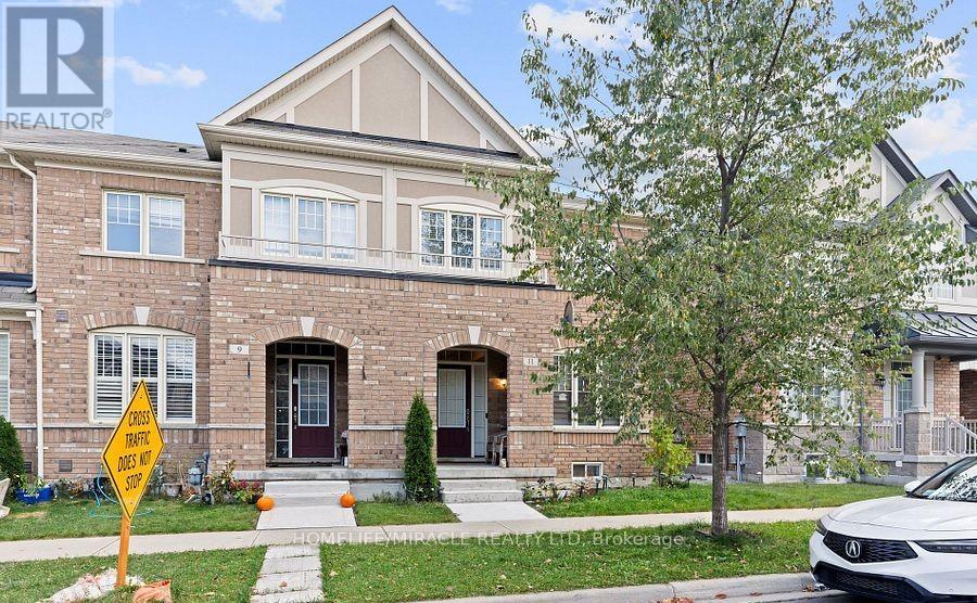 11 THORNAPPLE STREET