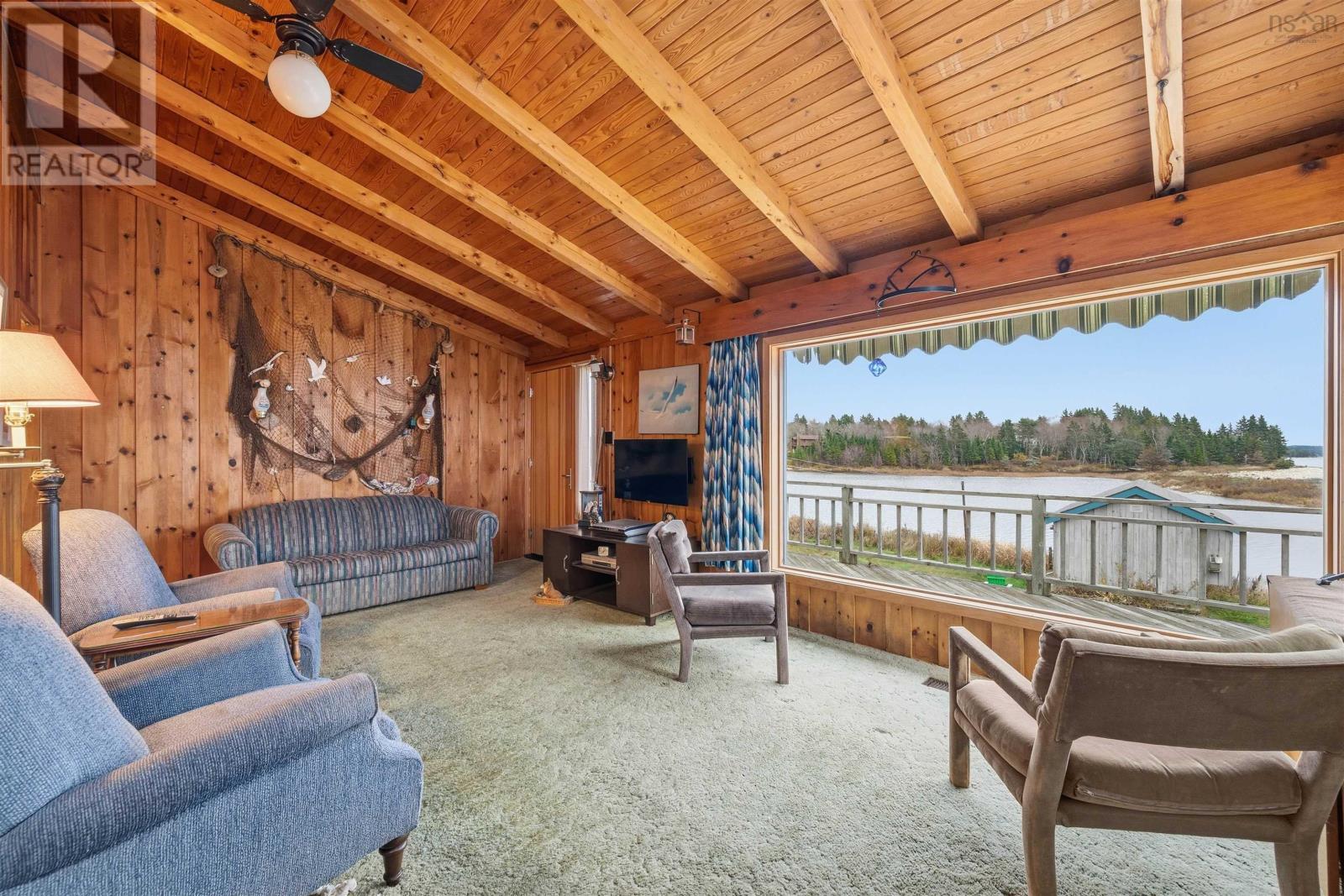 8278 ST MARGARETS BAY ROAD - 3
