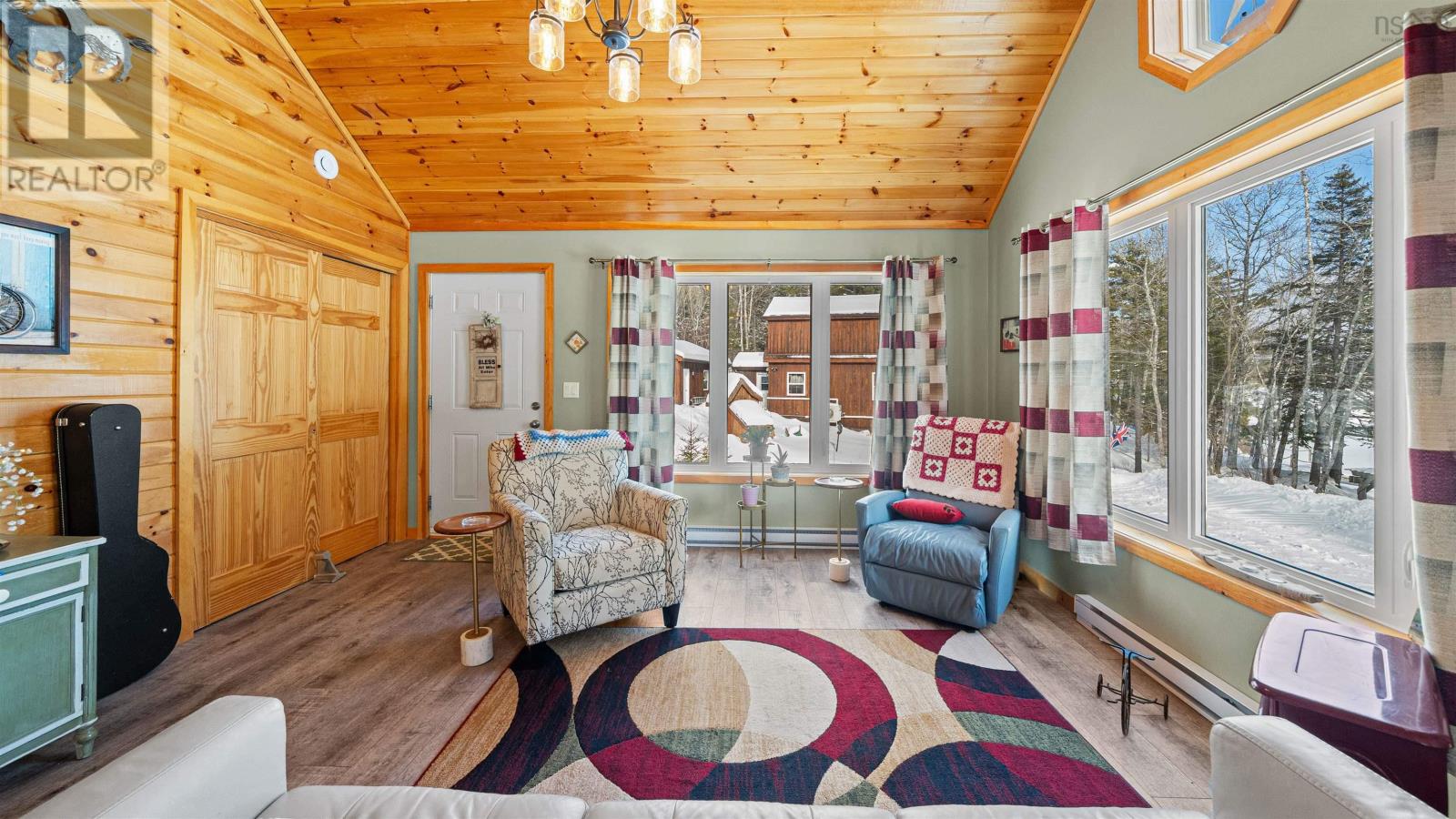 Property 9 of 34 of 61 10 Sunshine Lane