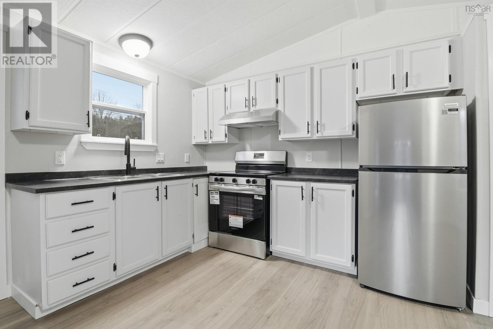 Property 18 of 32 of 5 Ardoise Lane